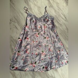 Victoria’s Secret lavender flowered nightdress slip dress Small